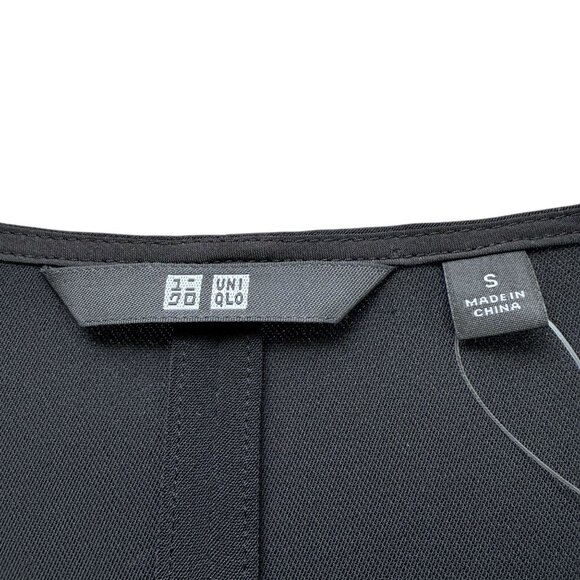 UNIQLO Black Blouse Size Small 3/4 Sleeve Womens Top Modern Minimalist V Neck NW - Picture 5 of 9